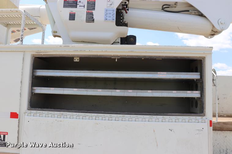 image for item DK9558 2007 International DuraStar 4300 bucket truck