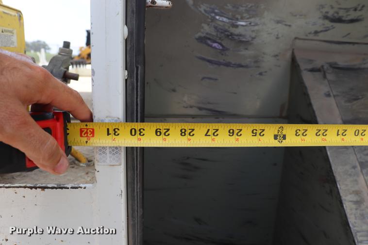 image for item DK9558 2007 International DuraStar 4300 bucket truck