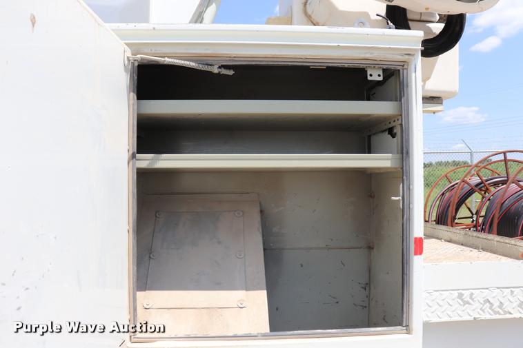 image for item DK9558 2007 International DuraStar 4300 bucket truck