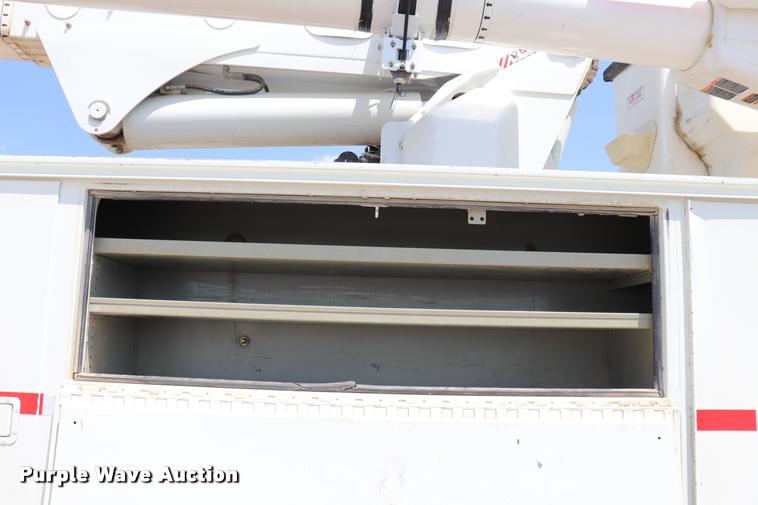 image for item DK9558 2007 International DuraStar 4300 bucket truck