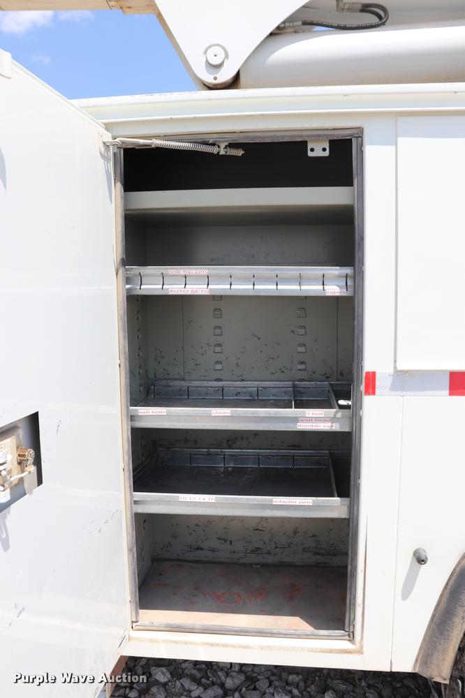 image for item DK9558 2007 International DuraStar 4300 bucket truck