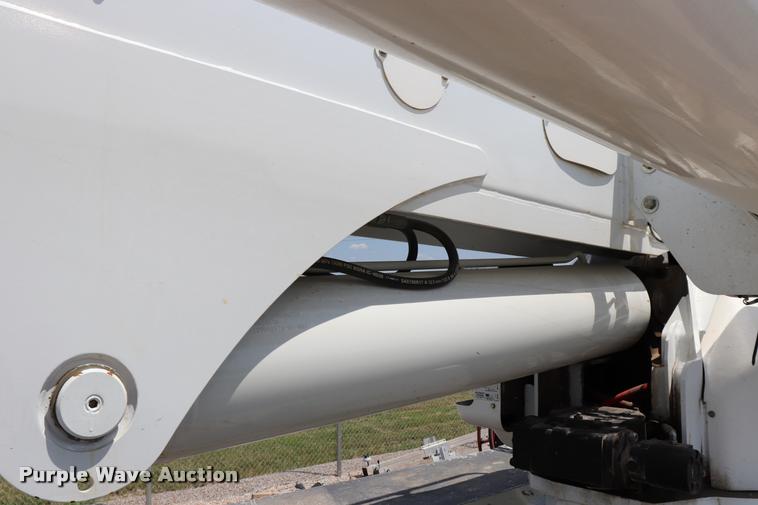 image for item DK9558 2007 International DuraStar 4300 bucket truck