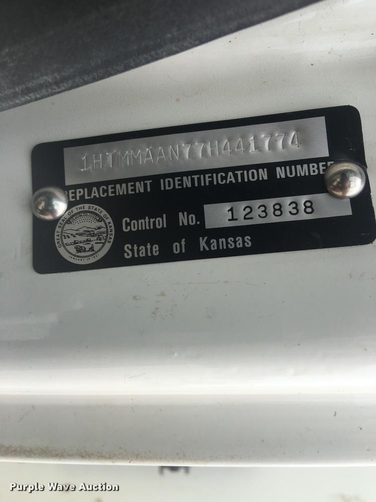 image for item DK9558 2007 International DuraStar 4300 bucket truck