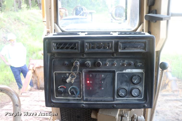 image for item DQ9475 Caterpillar D6H LGP dozer