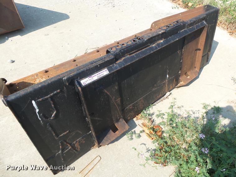 image for item DS9741 SSL skid steer bucket
