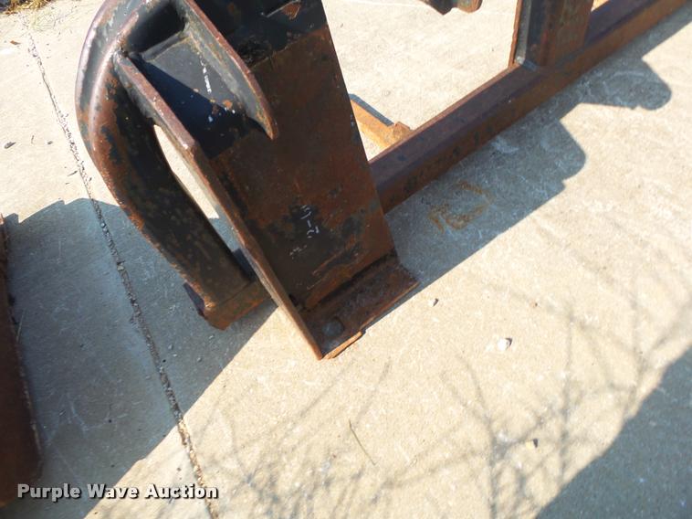 image for item DS9742 Skid steer bale spear