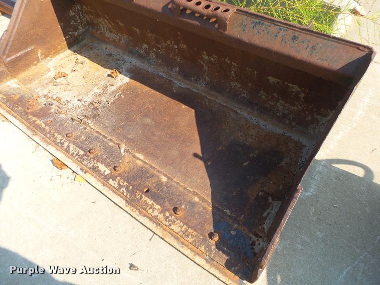 image for item DS9743 Skid steer bucket