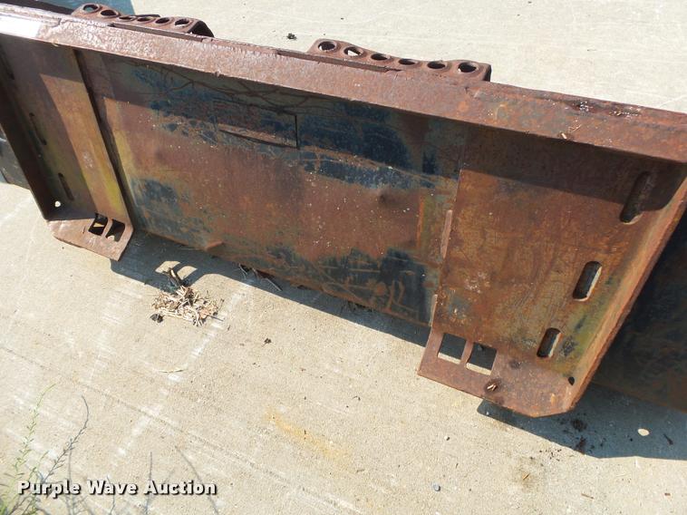 image for item DS9743 Skid steer bucket