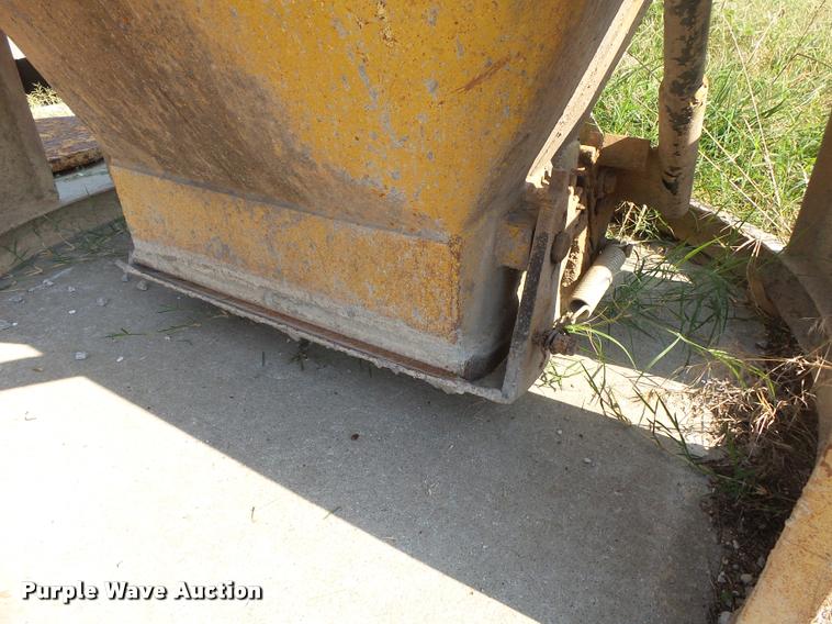 image for item DS9745 Concrete bucket