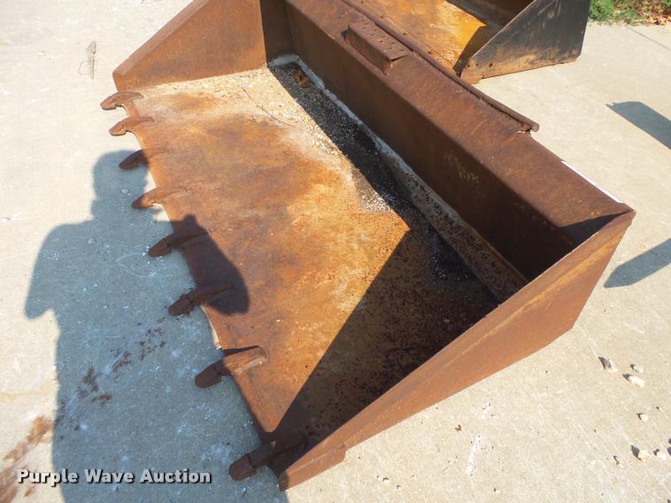 image for item DS9746 Skid steer bucket