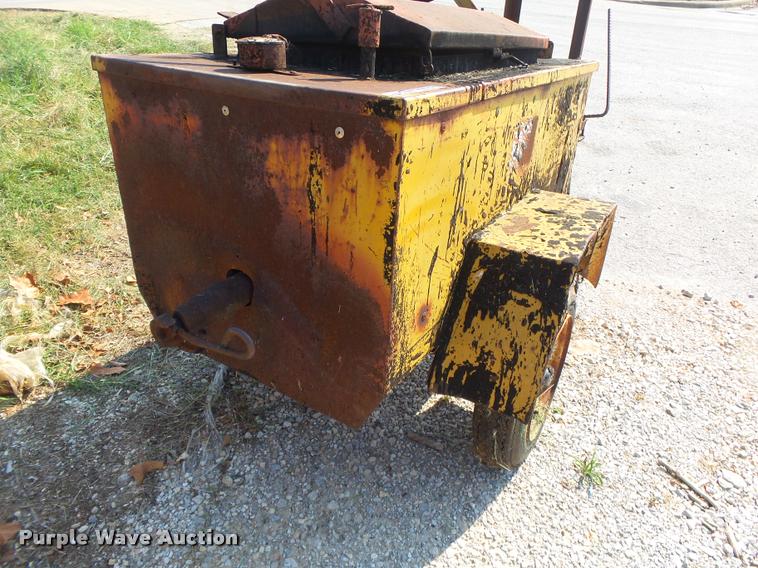 image for item DS9749 Tar pot trailer