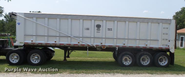 image for item K1842 2007 MAC end dump trailer