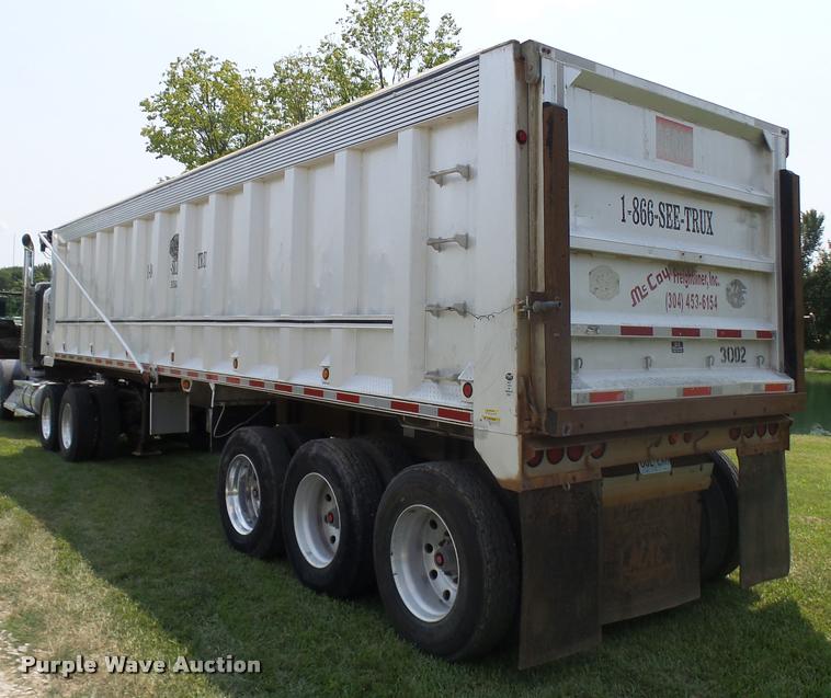 image for item K1842 2007 MAC end dump trailer