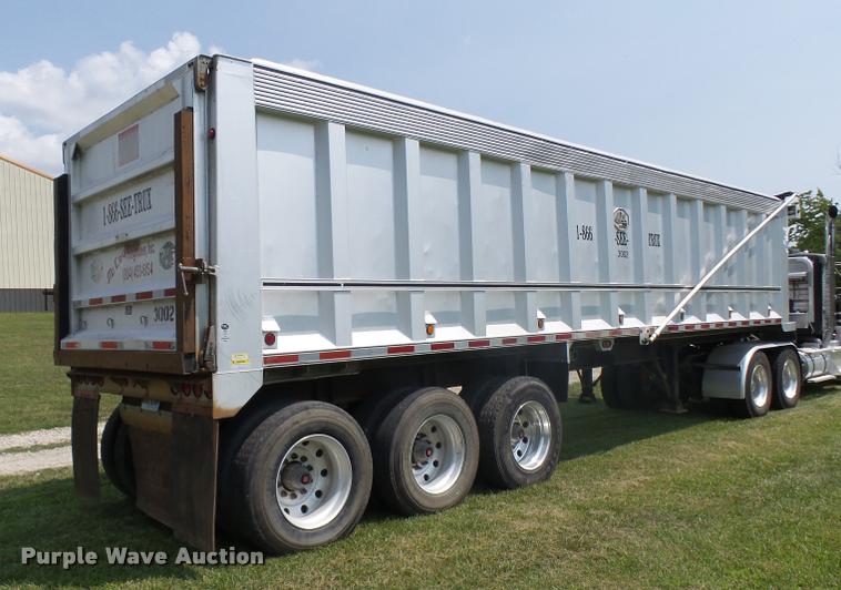 image for item K1842 2007 MAC end dump trailer