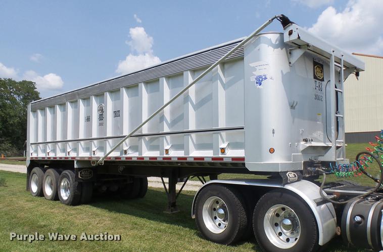 image for item K1842 2007 MAC end dump trailer