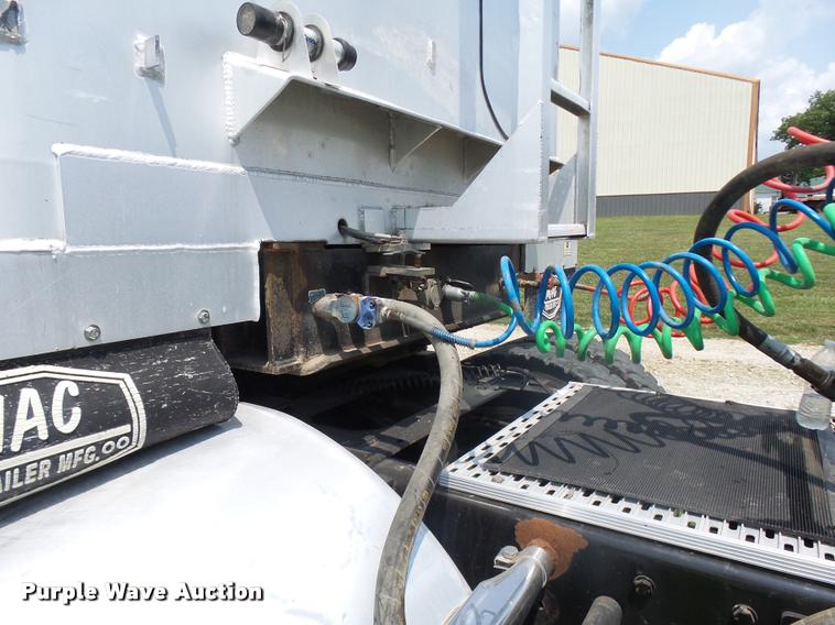 image for item K1842 2007 MAC end dump trailer