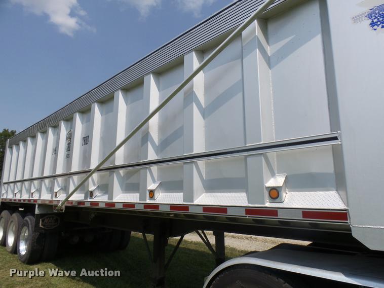 image for item K1842 2007 MAC end dump trailer