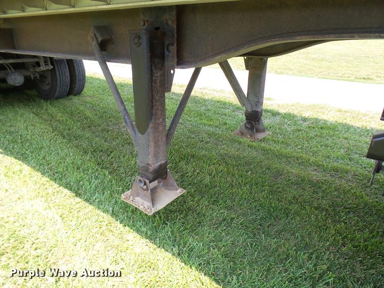 image for item K1842 2007 MAC end dump trailer