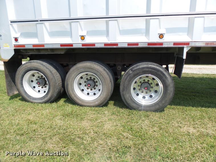 image for item K1842 2007 MAC end dump trailer