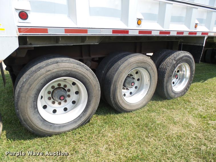 image for item K1842 2007 MAC end dump trailer