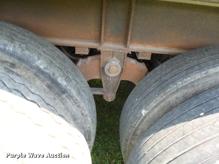 image for item K1842 2007 MAC end dump trailer