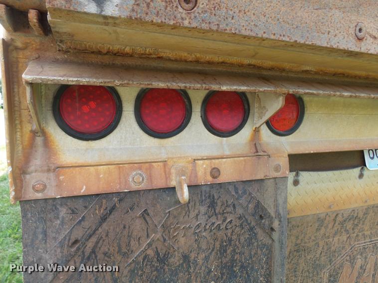 image for item K1842 2007 MAC end dump trailer