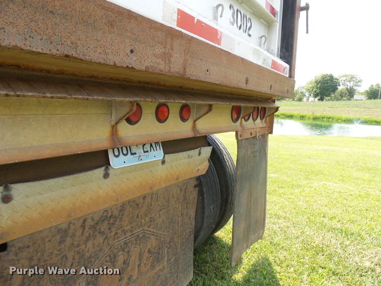 image for item K1842 2007 MAC end dump trailer