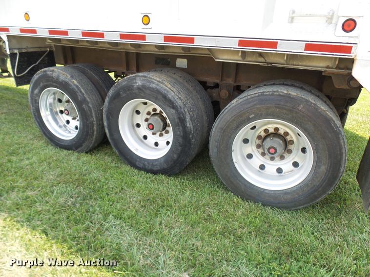 image for item K1842 2007 MAC end dump trailer