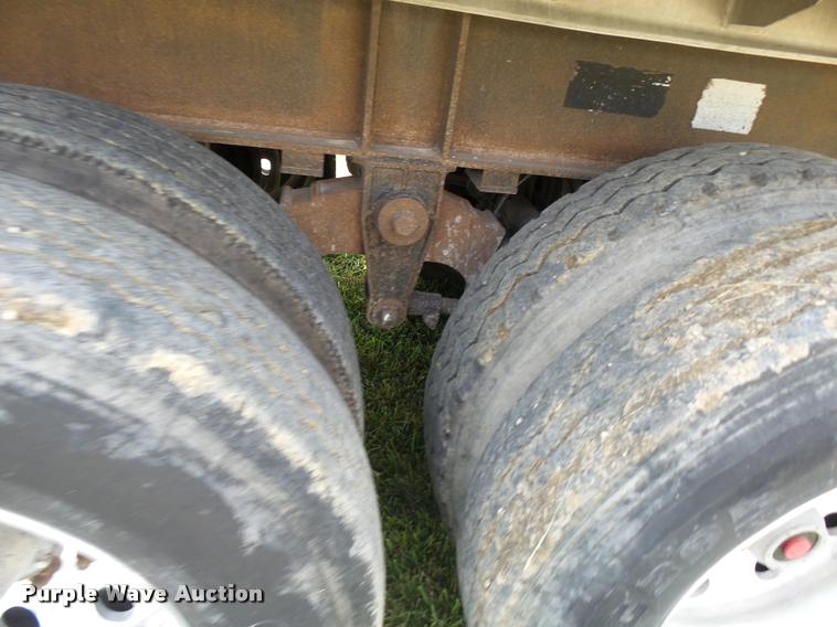 image for item K1842 2007 MAC end dump trailer