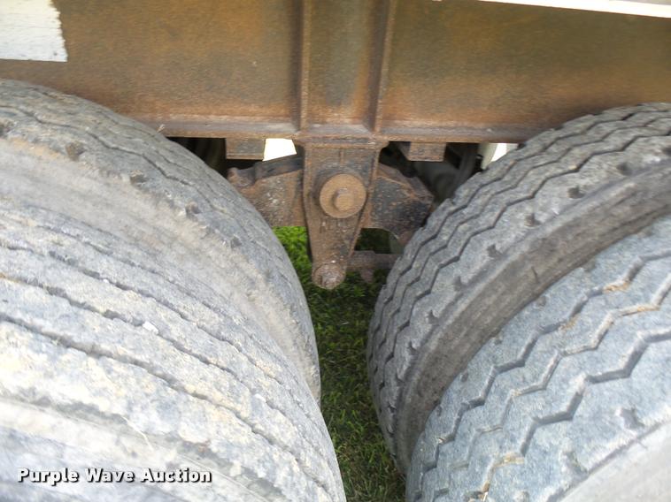 image for item K1842 2007 MAC end dump trailer