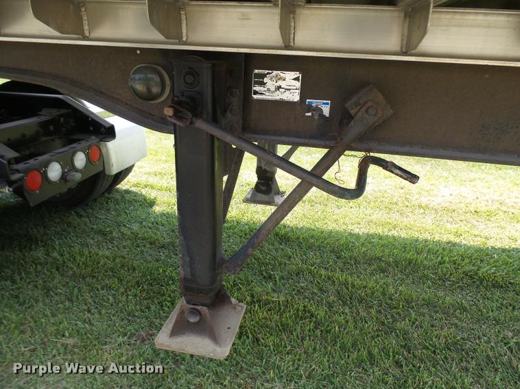 image for item K1842 2007 MAC end dump trailer