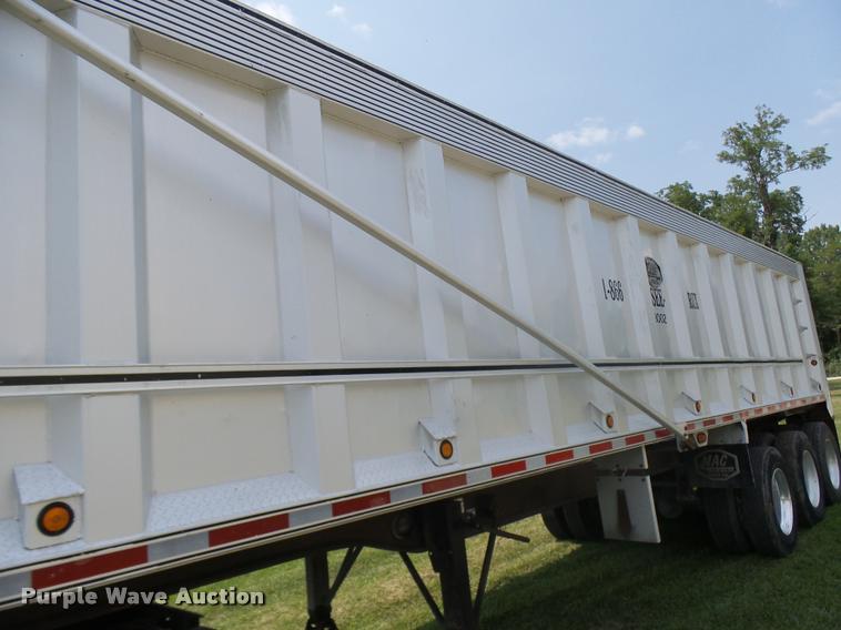 image for item K1842 2007 MAC end dump trailer