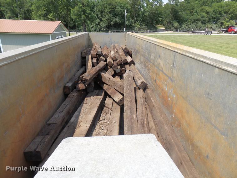 image for item K1842 2007 MAC end dump trailer