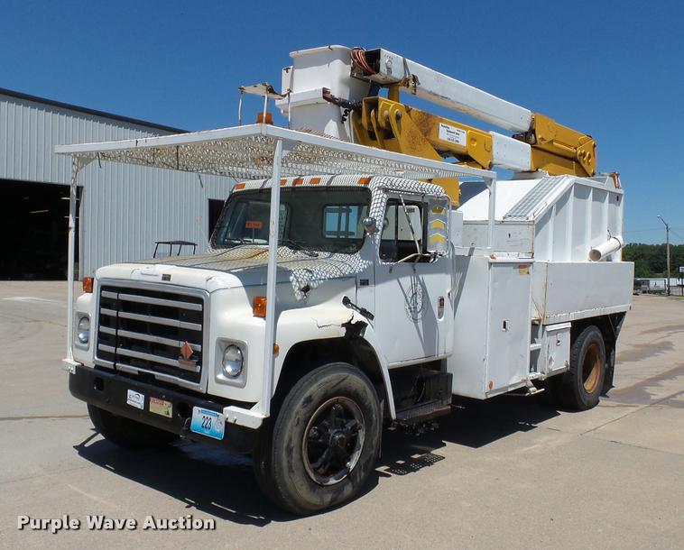 image for item K3265 1986 International 1754 bucket truck