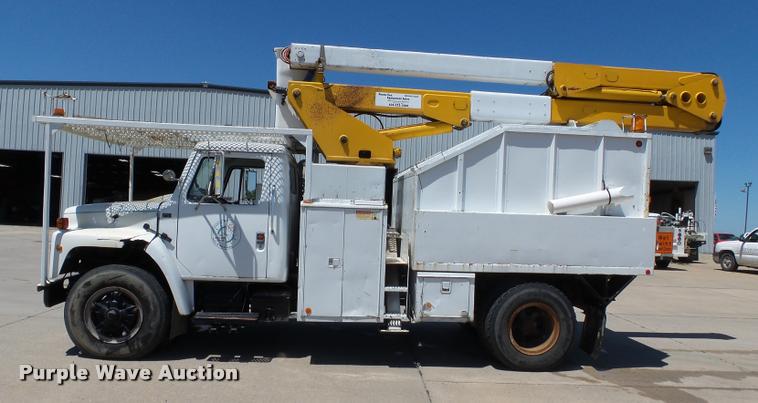 image for item K3265 1986 International 1754 bucket truck