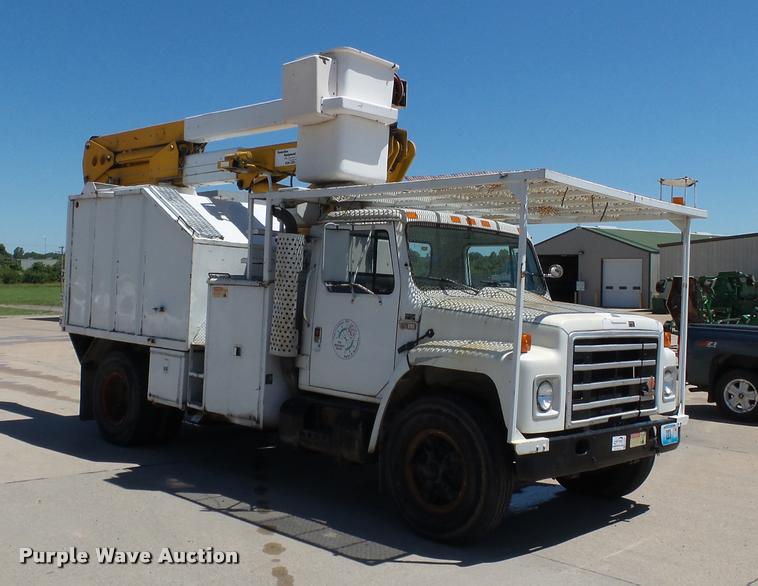 image for item K3265 1986 International 1754 bucket truck