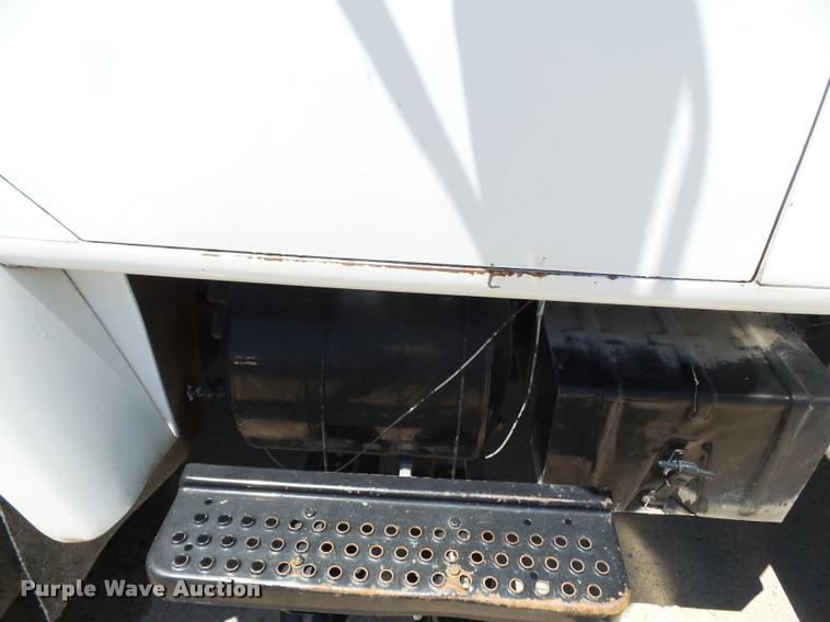 image for item K3265 1986 International 1754 bucket truck