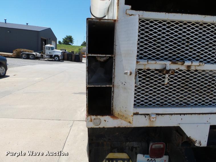 image for item K3265 1986 International 1754 bucket truck