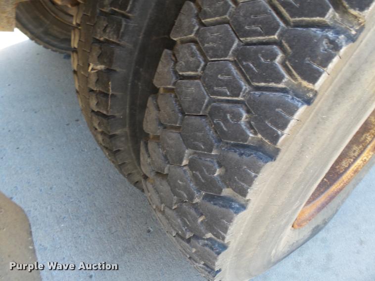 image for item K3265 1986 International 1754 bucket truck