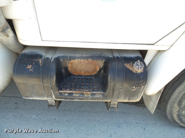 image for item K3265 1986 International 1754 bucket truck