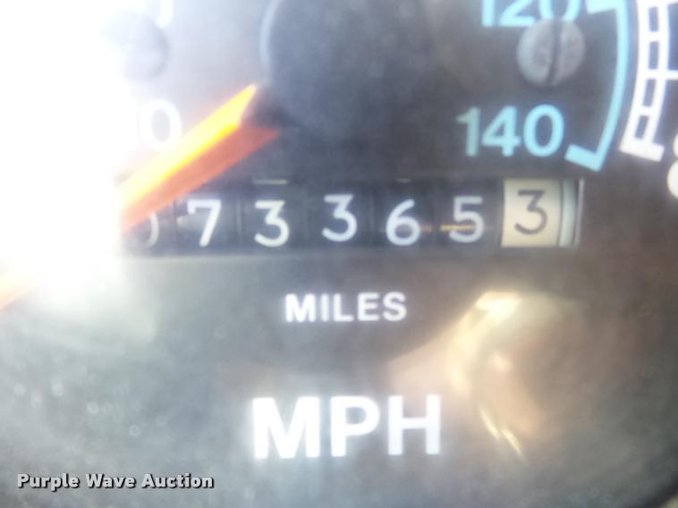 image for item K3265 1986 International 1754 bucket truck