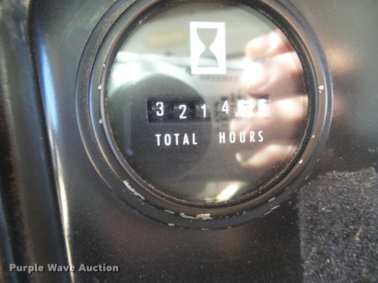 image for item K3265 1986 International 1754 bucket truck