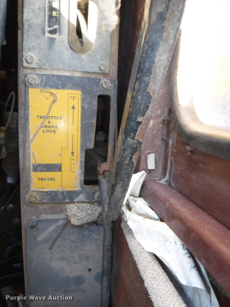 image for item K5873 Badger 1085C Cruiz-Air rubber tire excavator