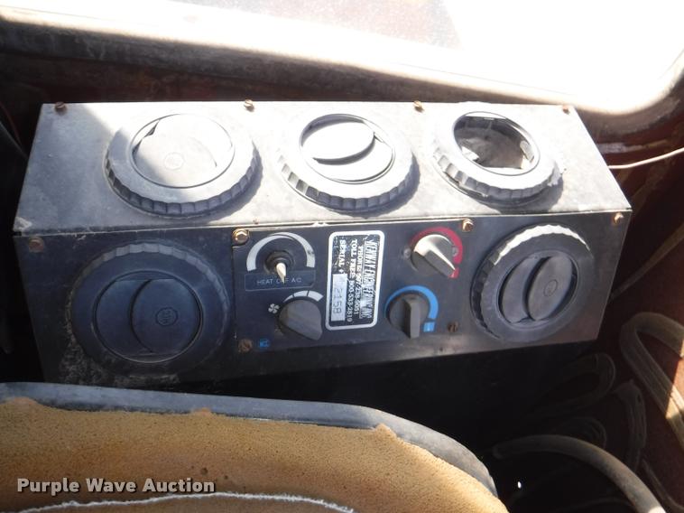 image for item K5873 Badger 1085C Cruiz-Air rubber tire excavator