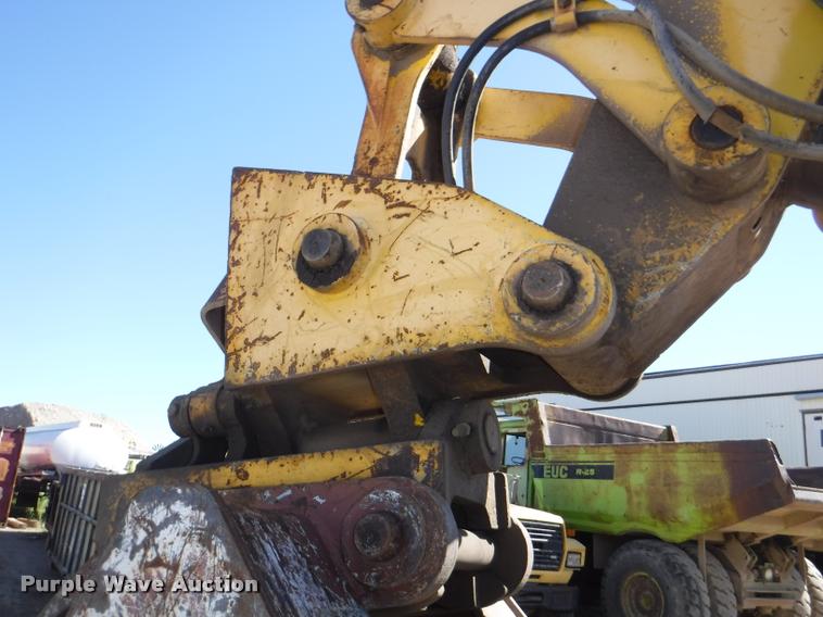 image for item K5873 Badger 1085C Cruiz-Air rubber tire excavator