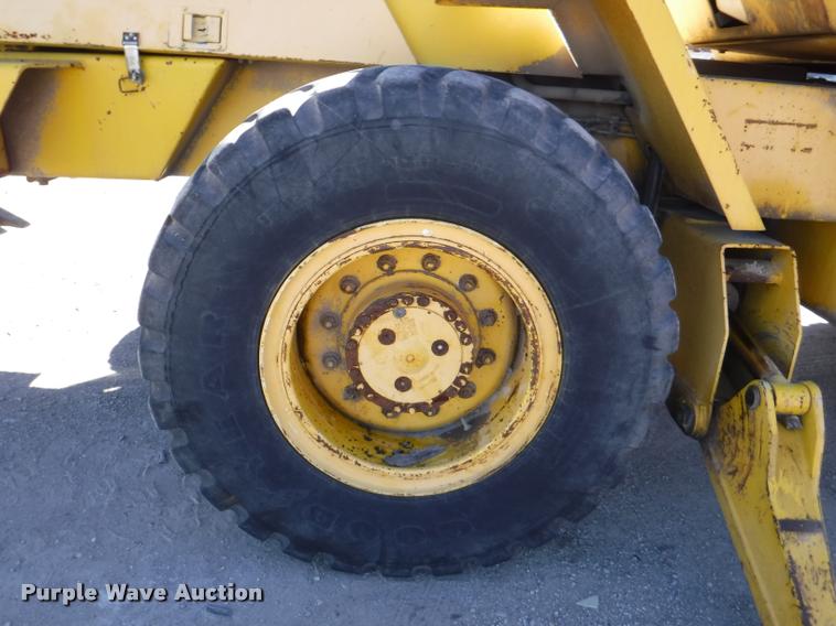image for item K5873 Badger 1085C Cruiz-Air rubber tire excavator