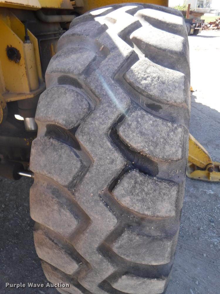 image for item K5873 Badger 1085C Cruiz-Air rubber tire excavator