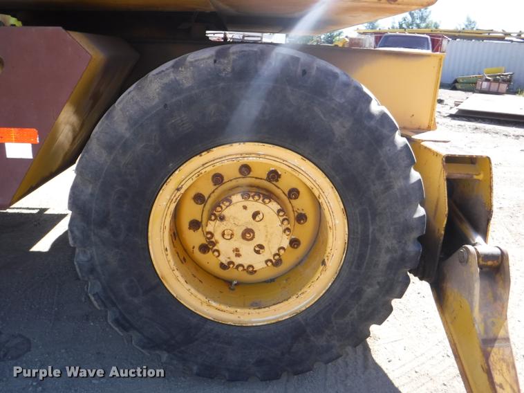 image for item K5873 Badger 1085C Cruiz-Air rubber tire excavator