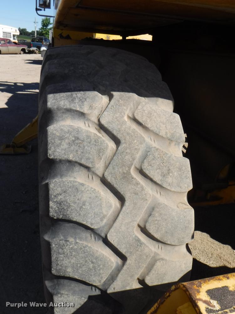 image for item K5873 Badger 1085C Cruiz-Air rubber tire excavator
