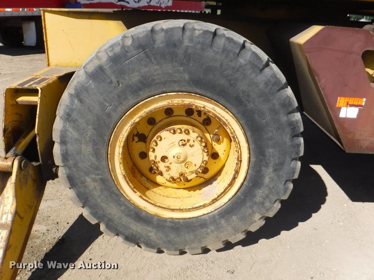 image for item K5873 Badger 1085C Cruiz-Air rubber tire excavator